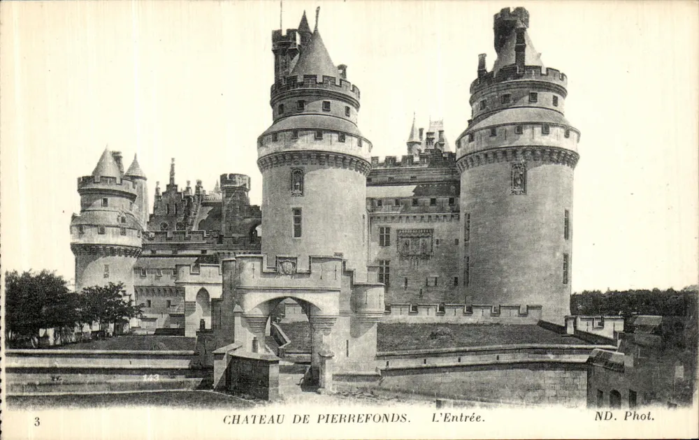 Château de Pierrefonds — L'Entrée — ND. Phot. - Frente