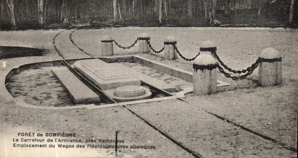 Forêt de Compiègne — Kreuzung des Waffenstillstands, Standort des Wagens der deutschen Plenipotentiäre — L.H., Paris - Vorderseite