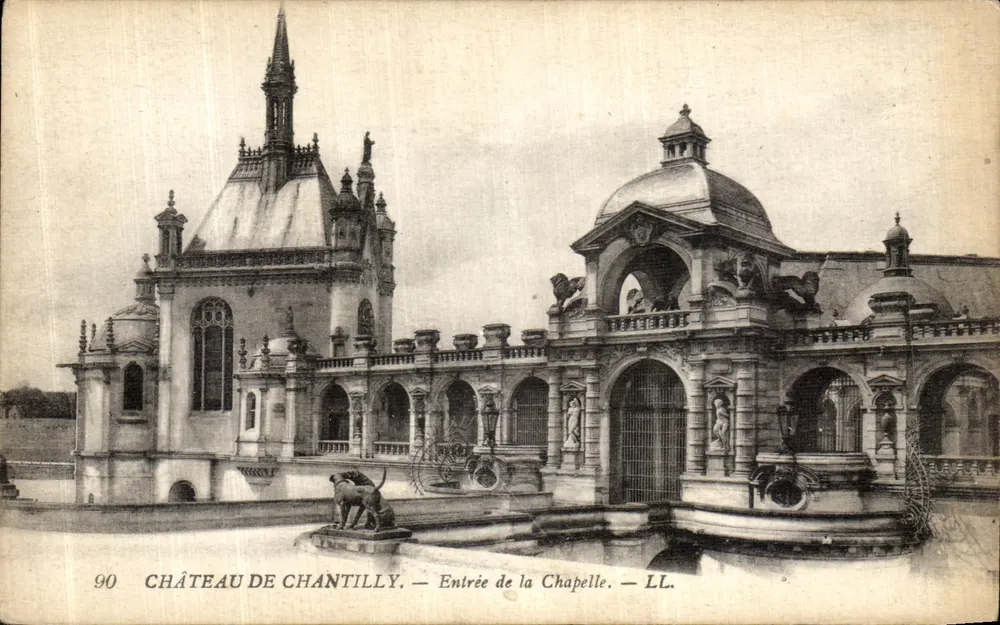 Castillo de Chantilly — Entrada de la Capilla — LL. - Anverso