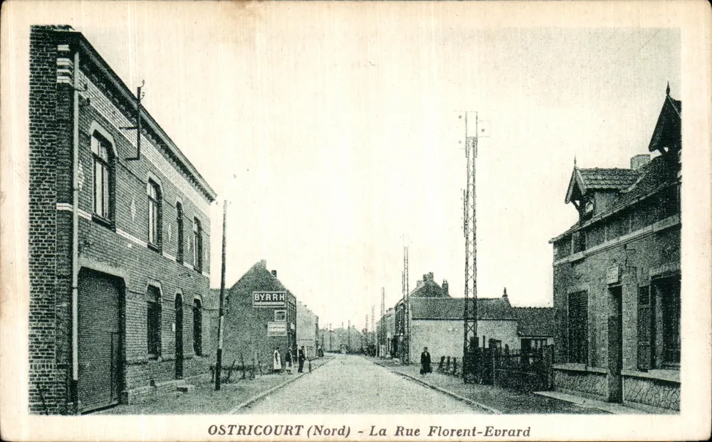 Ostricourt (Nord) - A Rua Florent-Evrard — G. Réarn, editor - Frente