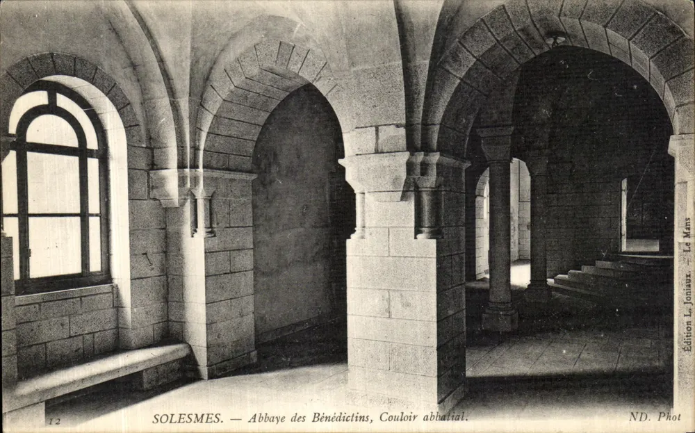SOLESMES — Abadia dos Beneditinos, Corredor Abbatial — Edição L. Joniaux, Le Mans - Frente