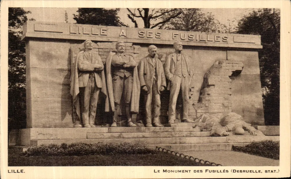 Lille — Denkmal der Erschossenen — Desruelle, stat. - Vorderseite