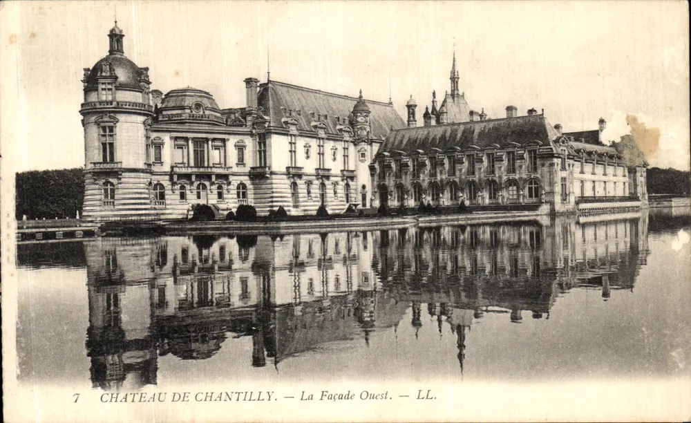 Castelo de Chantilly — A Fachada Oeste — LL. - Frente