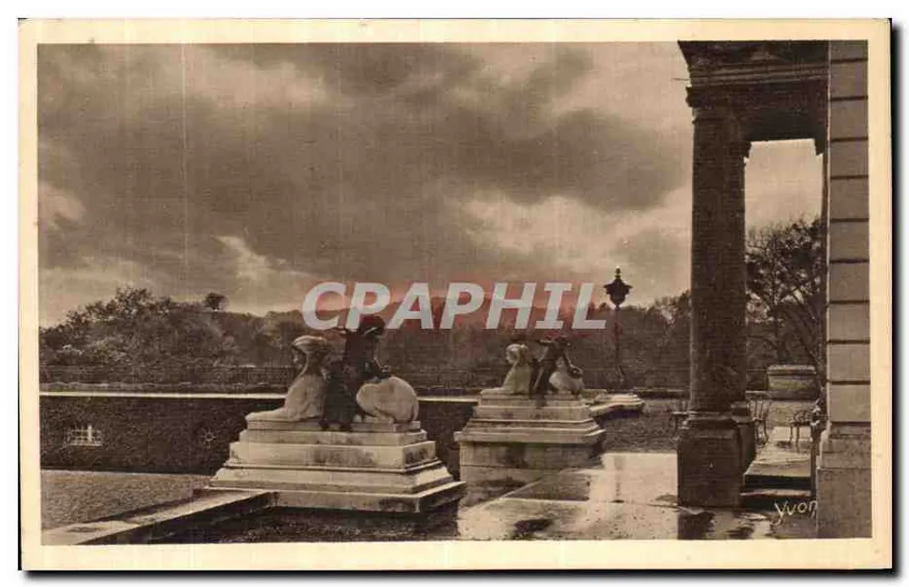 Paris... Spaziergang — Dekorative Motive, die den Eingang des Schlosses Bagatelle zieren — Kunstausgabe YVON, Neuilly Paris - Vorderseite