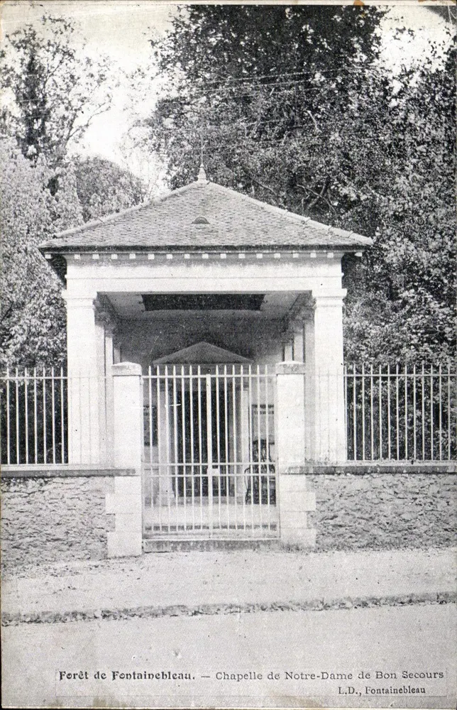Wald von Fontainebleau — Kapelle Notre-Dame de Bon Secours — L.D., Fontainebleau - Vorderseite