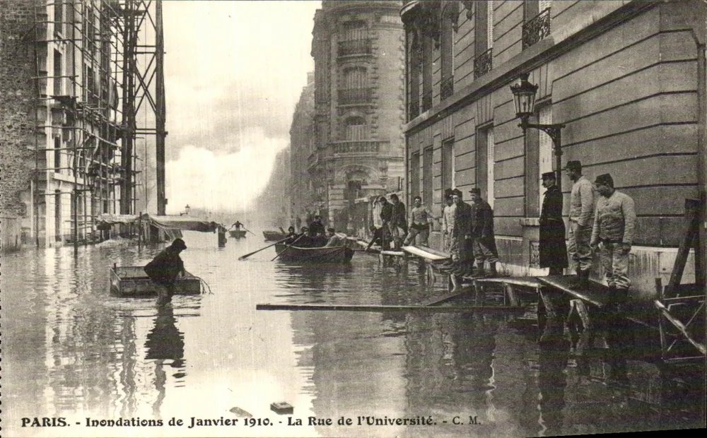 Paris - Überschwemmungen im Januar 1910 - La Rue de l'Université - C.M. - Vorderseite