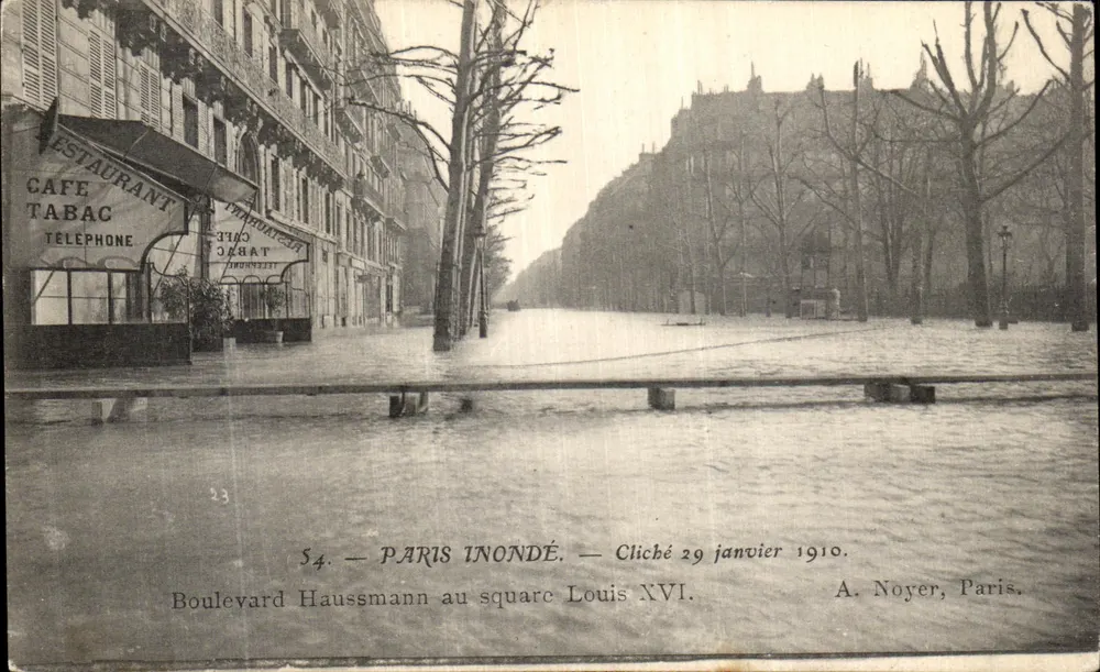 Paris überschwemmt — Boulevard Haussmann am Platz Louis XVI — A. Noyer, Paris, n°54 - Vorderseite