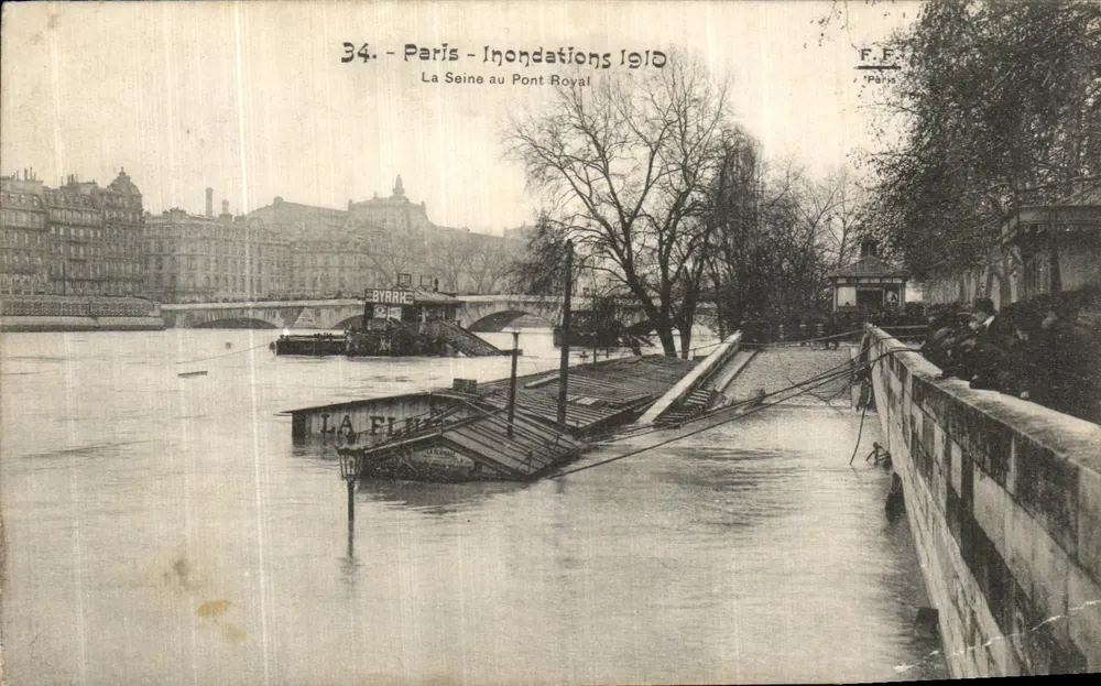 Paris - Überschwemmungen 1910 — Die Seine am Pont Royal — F.F. Paris - Vorderseite