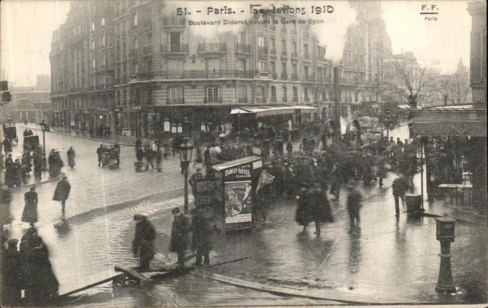 Paris - Grundlagen 1910 - Boulevard Diderot vor der Gare de Lyon - Vorderseite