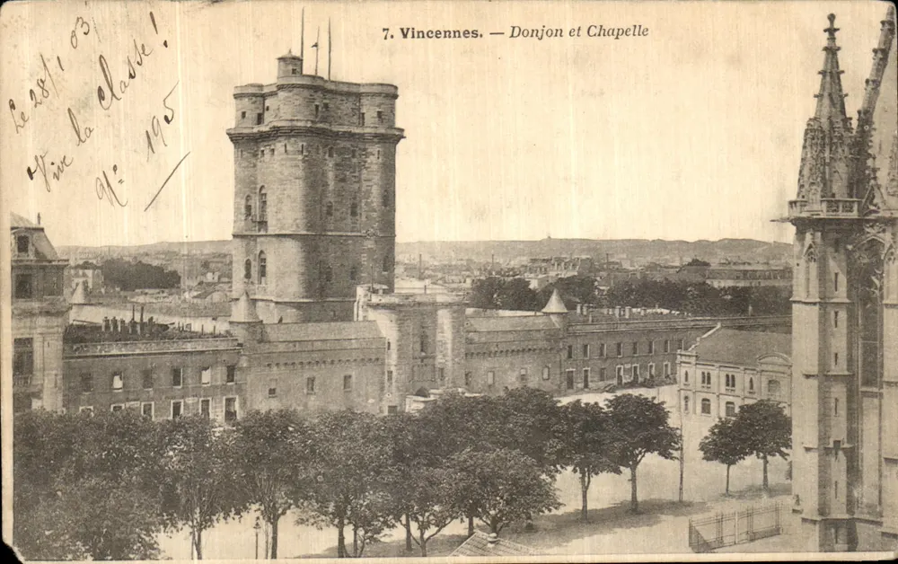 Vincennes — Donjon et Chapelle — F. Pouydebat, Paris - Frente