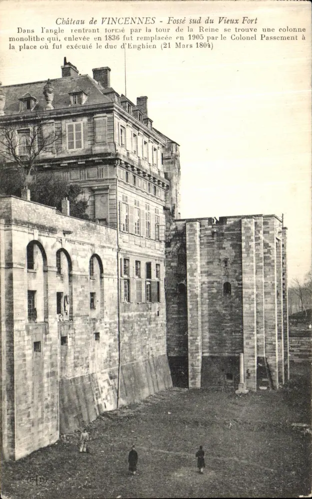 Schloss Vincennes — Südschacht des Alten Forts — monolithischer Säulen und Königinsturm - Vorderseite
