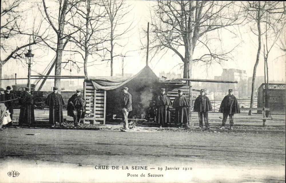 Cheia do rio Sena — 29 de Janeiro de 1910 — Posto de Socorro - Frente