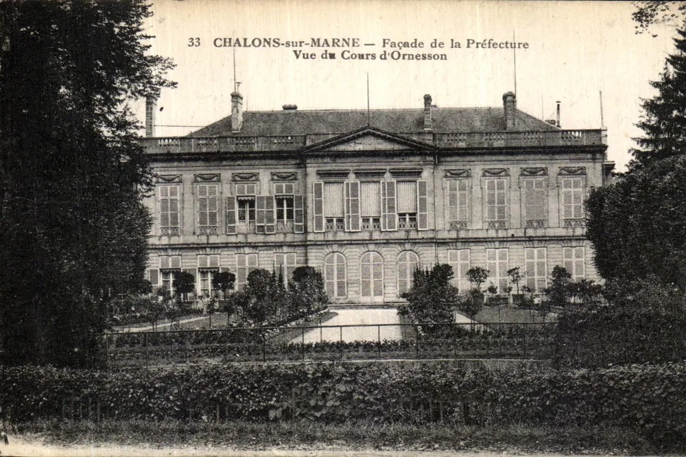 Chalons-sur-Marne — Fassade der Präfektur — Ansicht des Cours d'Ornesson — n°33 - Vorderseite