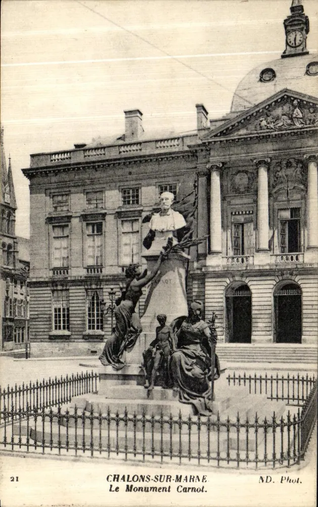 Châlons-sur-Marne — O Monumento Carnot — ND. Fot. n°21 - Frente