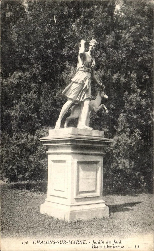 Diane Chasseresse — Jardin du Jard — Chalons-sur-Marne — LL - Vorderseite