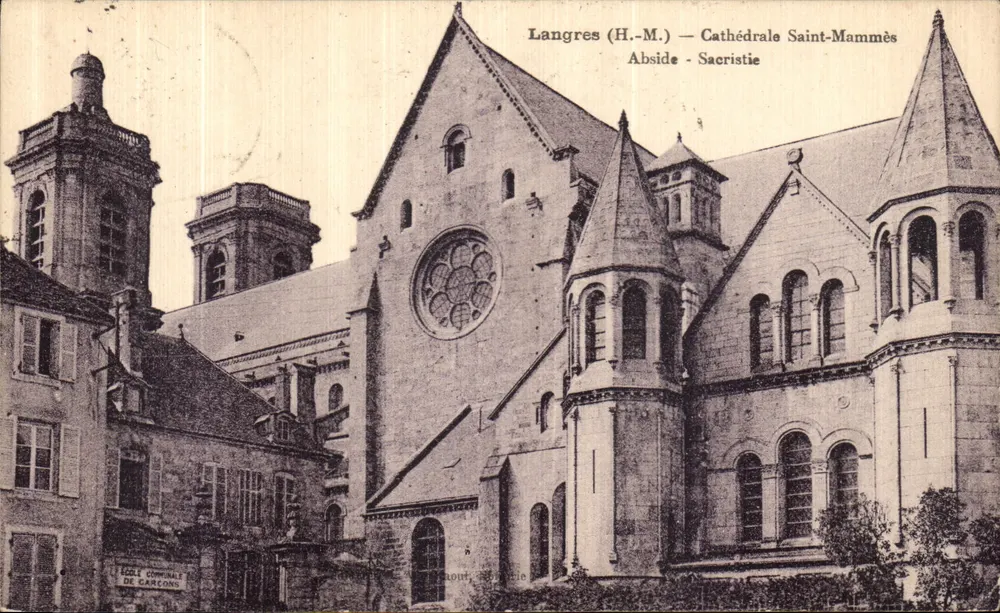 Langres (H.-M.) — Kathedrale Saint-Mammès — Apse - Sakristei - Vorderseite