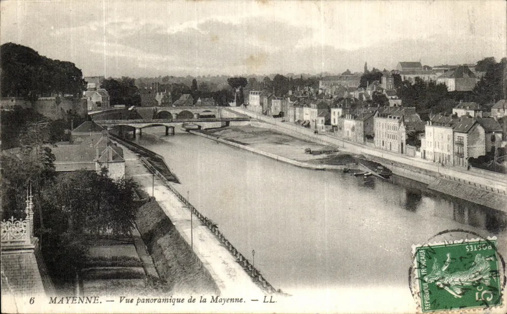 Mayenne — Panoramische uitzicht van de Mayenne — LL. - Voorkant