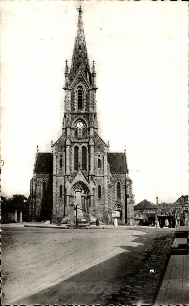 Courcité (Moyenne) — A Igreja — Bilhete postal antigo n°5 - Frente