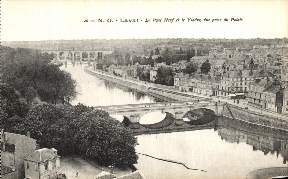 Laval - Der Neue Brücke und der Viadukt, Ansicht vom Palast aus - Vorderseite