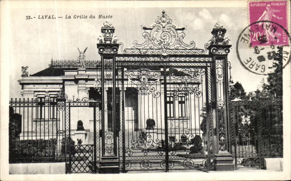 A Grade do Museu — La Vallée — G. Arland, editor, Nantes - Frente