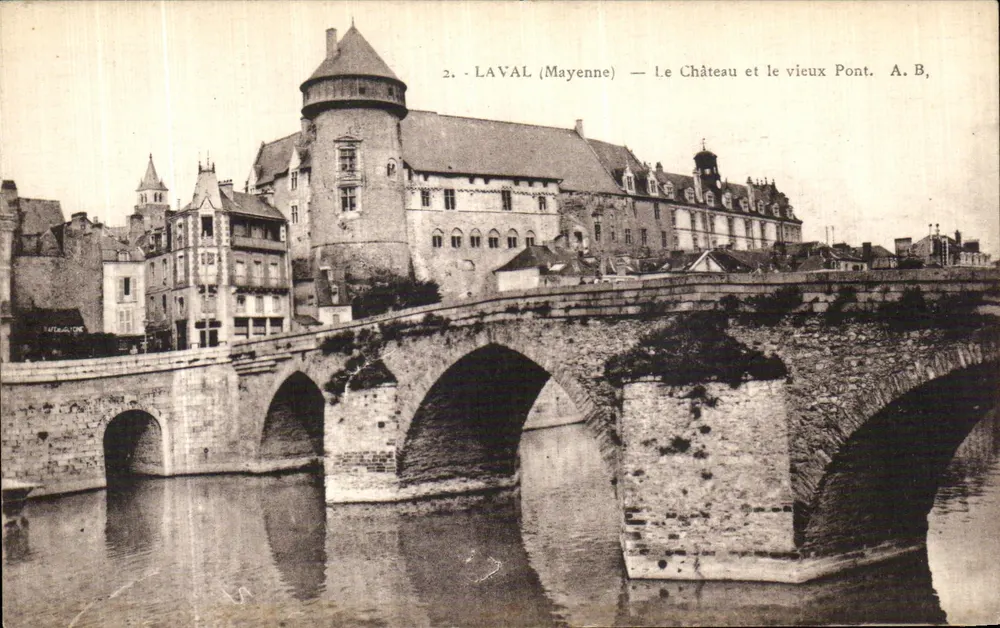 Laval (Mayenne) — Schloss und alter Brücke. A. B. - Vorderseite