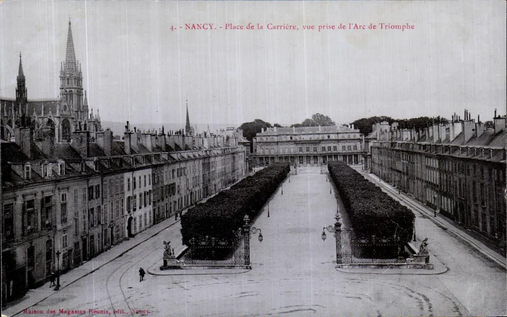 NANCY - Place de la Carrière, Ansicht von der Arc de Triomphe — Maison des Magasins Réunis, Verlag Nancy - Vorderseite