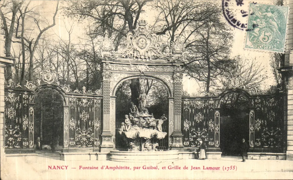 NANCY — Fontäne der Amphitrite, von Guibial, und Gitter von Jean Lamour (1755) - Vorderseite