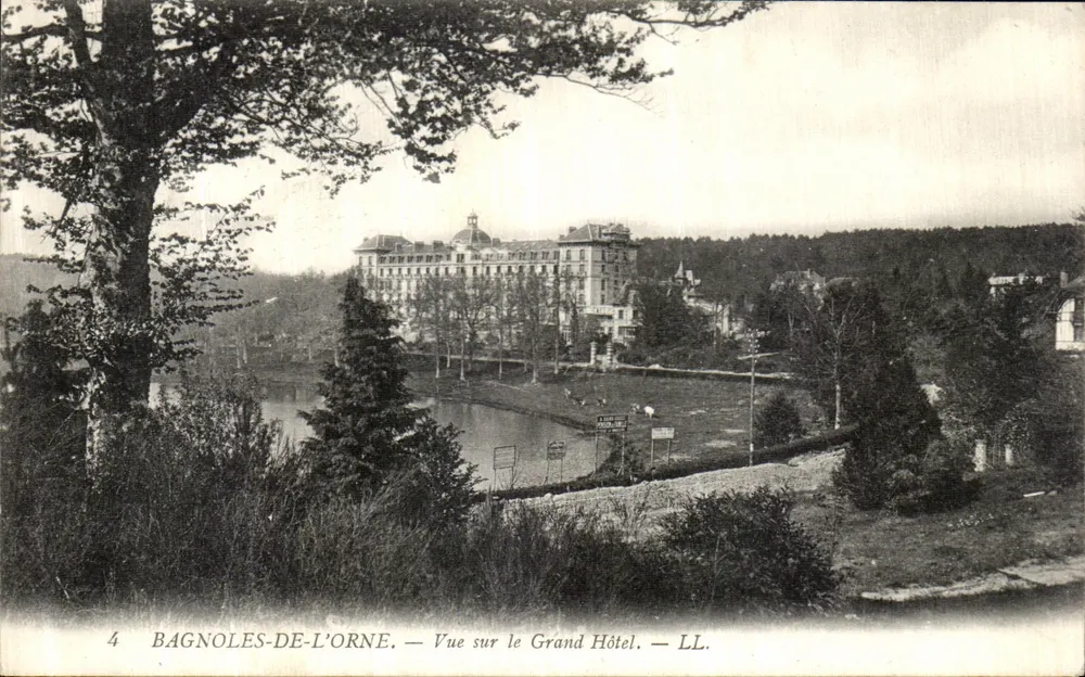Bagnolles-de-l'Orne — Ansicht des Grand Hotels — LL, n°4 - Vorderseite