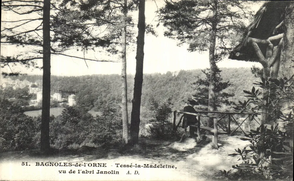 Bagnoles-de-l'Orne - Tessé-la-Madeleine, Blick vom Janolin-Unterschlupf — A. D. - Vorderseite