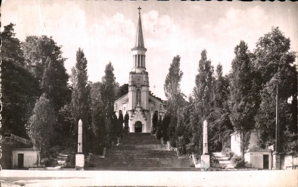 Bagnolles-de-l'Orne — Kirche des Heiligen Herzens — Ausgabe R. Gallois, Rueil-Malmaison (S.-et-O.) - Vorderseite