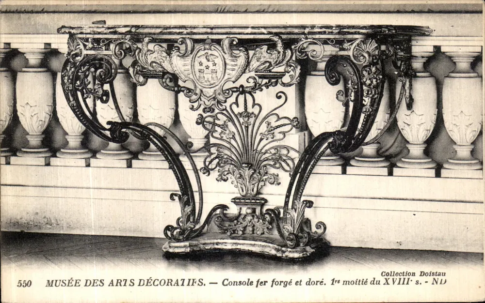 Museu dos Artes Decorativas — Console em ferro forjado dourado, primeira metade do século XVIII — Coleção Doistau - Frente