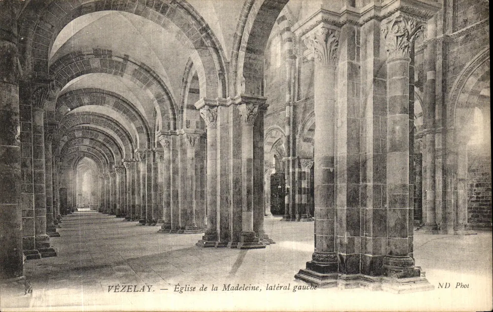 VÉZELAY — Kirche der Madeleine, linke Seite — N.D. Phot - Vorderseite