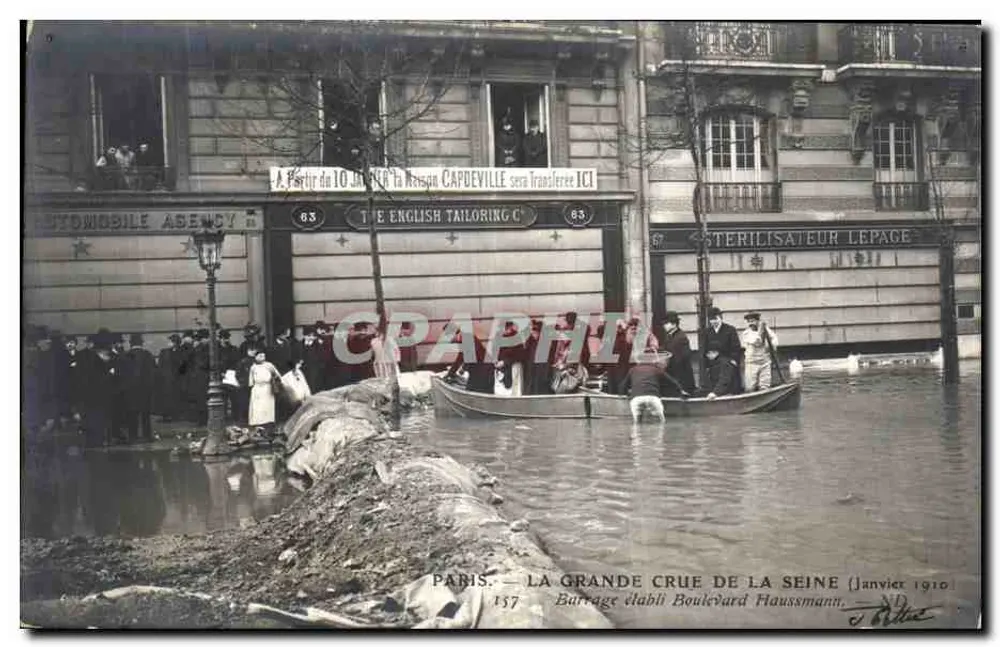 Paris — Die große Flut der Seine (Januar 1910) — Damm errichtet auf dem Boulevard Haussmann - Vorderseite