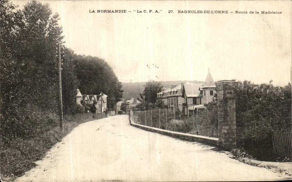 Bagnolles-de-l'Orne — Route de la Madeleine — Normandie — Antike Ansichtskarte Nr. 27 - Vorderseite