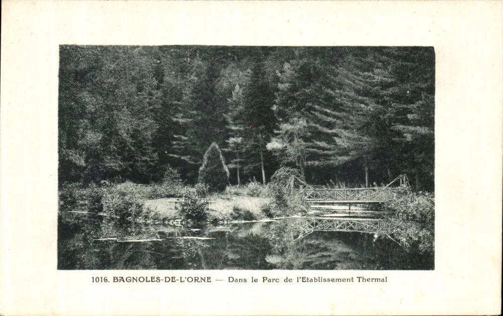 Bagnolles-de-l'Orne — Im Park des Thermalbetriebs — E. Roussael, Argentan, n°1016 - Vorderseite