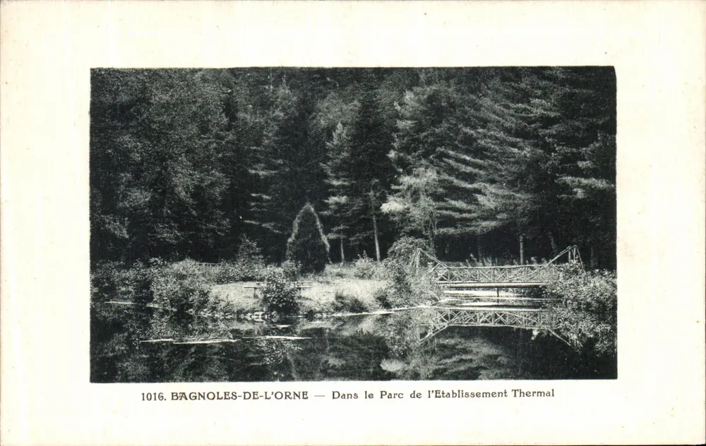 Bagnolles-de-l'Orne — Im Park des Thermalbades — E. Reussel, Argentan, n°1016 - Vorderseite