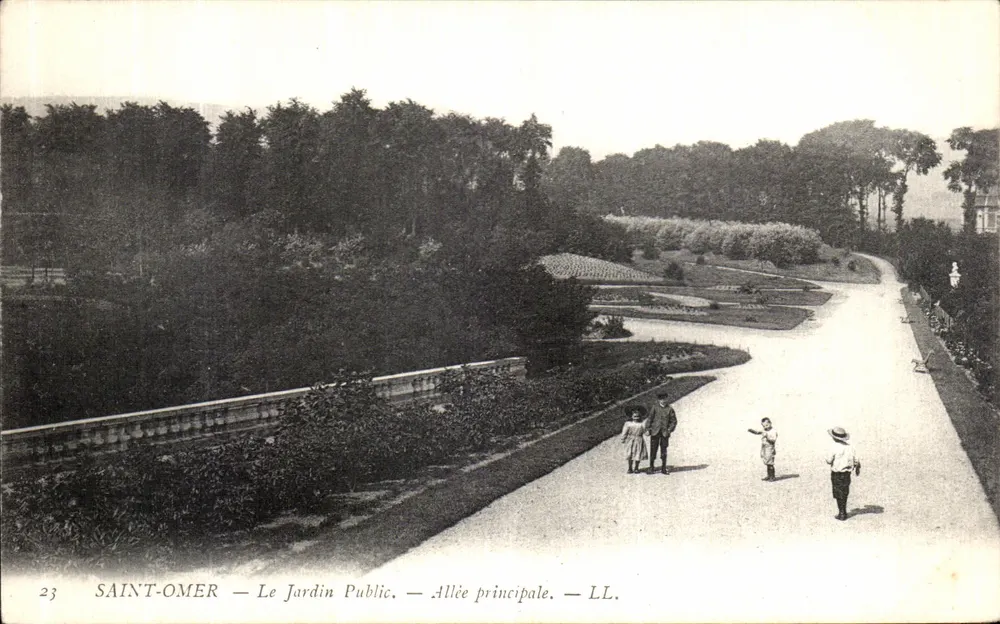 Saint-Omer — Öffentlicher Garten — Hauptallee — LL. - Vorderseite
