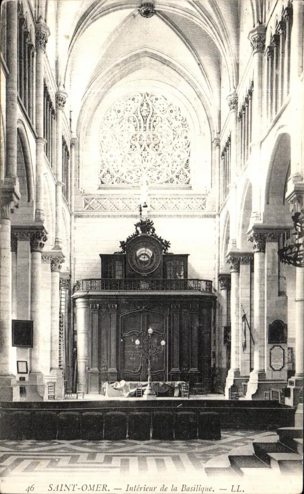 Saint-Omer — Interior da Basílica — LL. n°46 - Frente