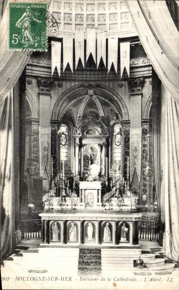 Boulogne-sur-Mer — Innenansicht der Kathedrale — L'Auel. LL - Vorderseite