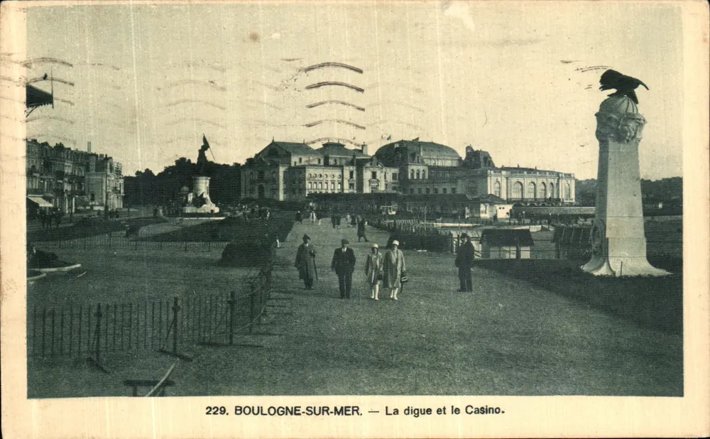 BOULOGNE-SUR-MER — Der Deich und das Casino. — Verlag: 229. - Vorderseite