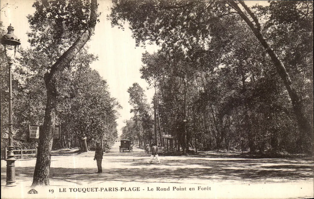 Le Touquet-Paris-Plage - Der Kreisverkehr im Wald — Verlag Casem Paris Forêt, Nr. 19 - Vorderseite