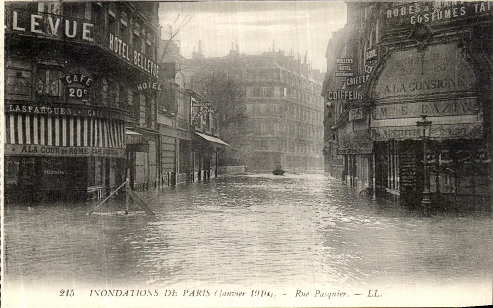 Inundações de Paris (janeiro 1910) — Rue Pasquier — LL. - Frente