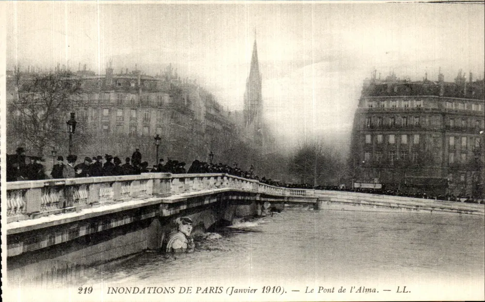Allaghi a Parigi (Gennaio 1910) — Il Ponte dell'Alma — LL. - Recto