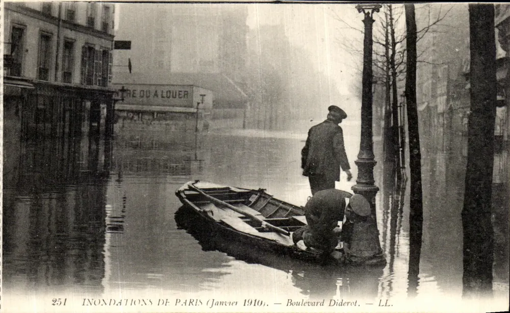 Inundações de Paris (Janeiro 1910) — Boulevard Diderot — LL. - Frente