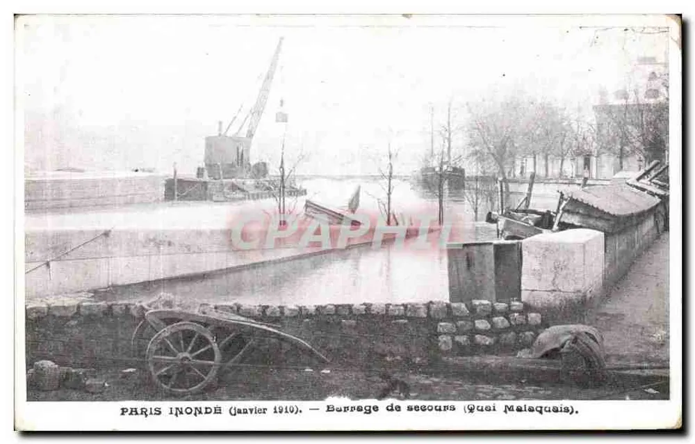 Paris überschwemmt — Notdamm (Quai Malaquais) - Vorderseite
