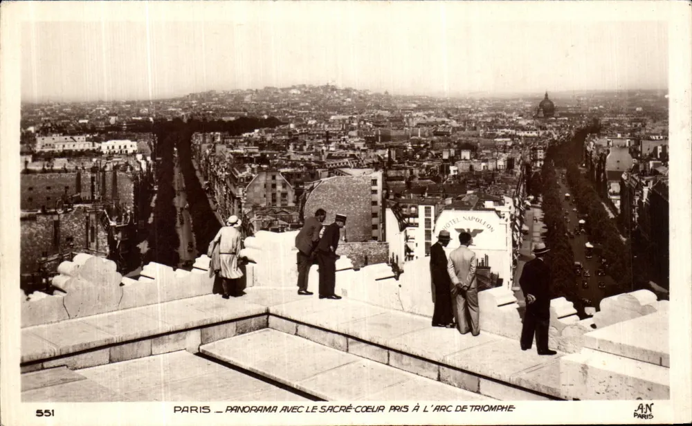 Paris — Panorama avec le Sacré-Cœur pris à l'Arc de Triomphe — AN Paris, n° 551 - Vorderseite