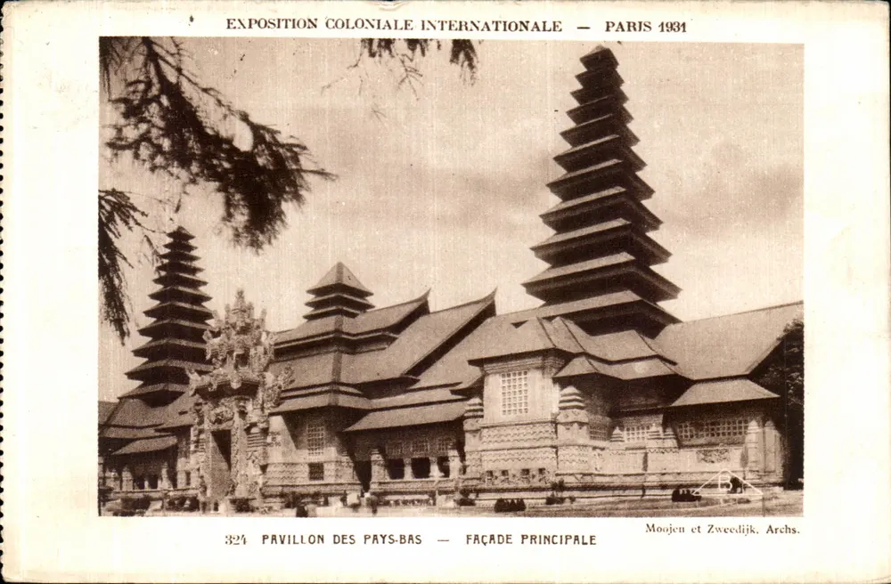 Pavillon der Niederlande — Hauptfassade — Internationale Kolonialausstellung Paris 1931 — Moojen et Zweedijk, Archs. - Vorderseite