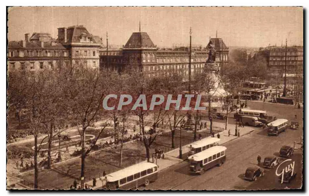 Place de la République — vista panorámica con fuente y tranvías — editor André GUY - Anverso