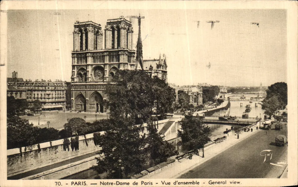 PARIS — Notre-Dame de Paris — Vista geral — General view. — Editor P. J. (nº 70) - Frente