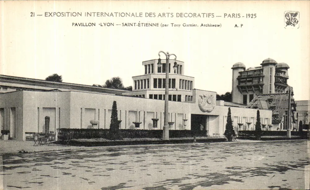 Pavillon Lyon-Saint-Étienne — Internationale Ausstellung der dekorativen Künste — Paris 1925 — von Tony Garnier - Vorderseite